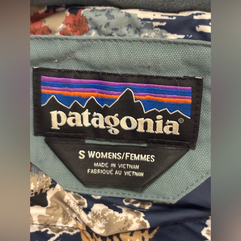 Patagonia Women's Puffer Down Blend Jacket in Light Blue - Picture 7 of 14